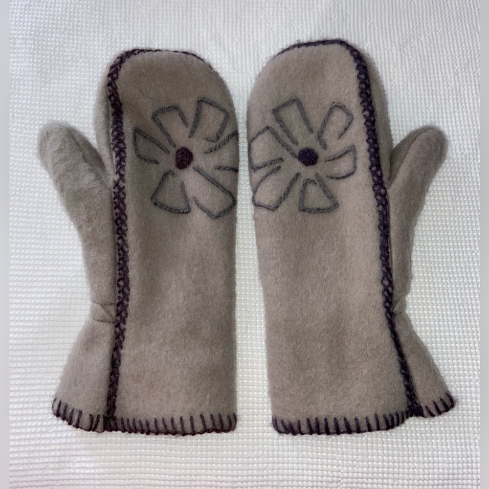 Vintage 100% beige wool long mittens size Large